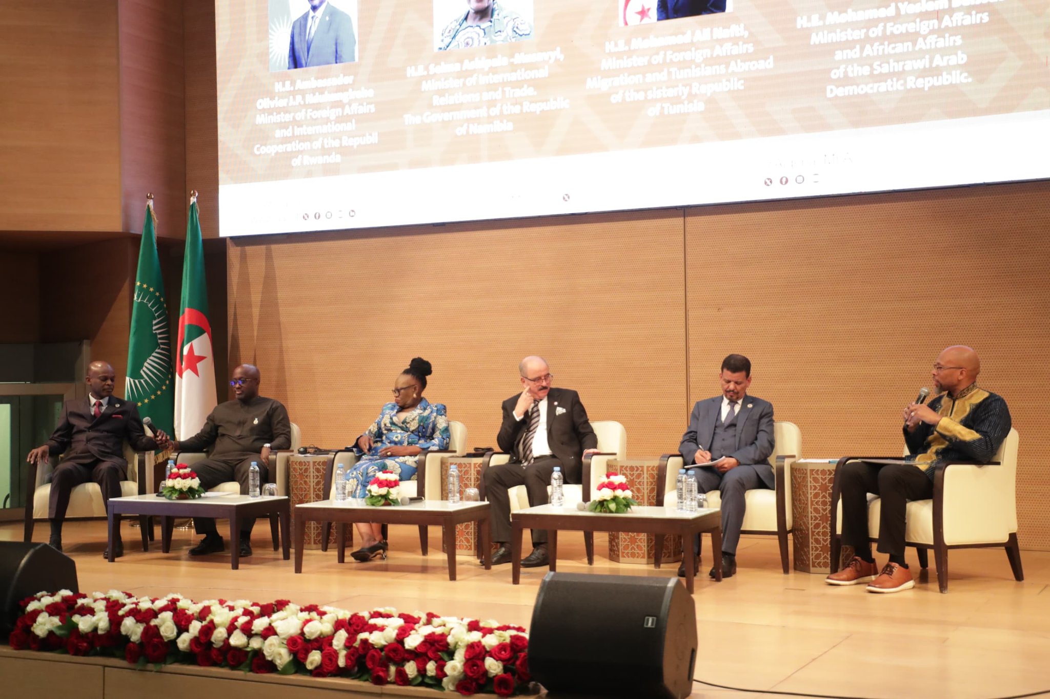 وزير الخارجية والشؤون الإفريقية يشارك في أشغال المؤتمر الدولي حول جرائم الاستعمار في إفريقيا